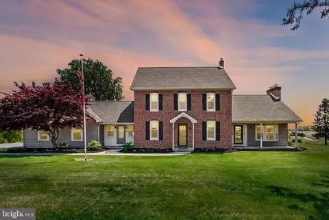 19 Blue Ribbon Rd, Gettysburg, PA 17325