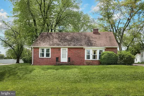 44 W Hanover St, Biglerville, PA 17307