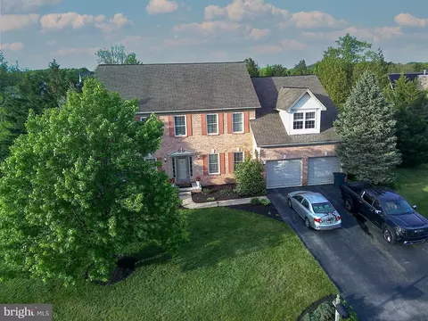 85 Skyline Ct, Gettysburg, PA 17325