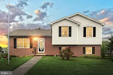 220 S Columbus Ave, Littlestown, PA 17340