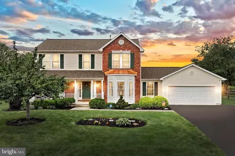 99 Friendship Ln, Gettysburg, PA 17325