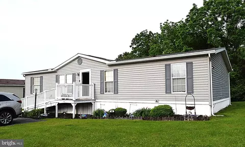 48 Eagle Dr, Hanover, PA 17331