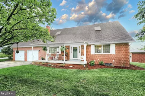 165 Wappler Dr, Hanover, PA 17331