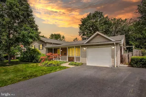 325 Table Rock Rd, Gettysburg, PA 17325