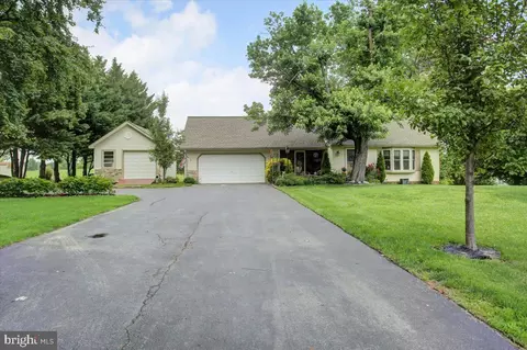 50 Valleyview Dr, Littlestown, PA 17340