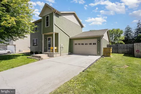 19 Saint Josephs, Mcsherrystown, PA 17344