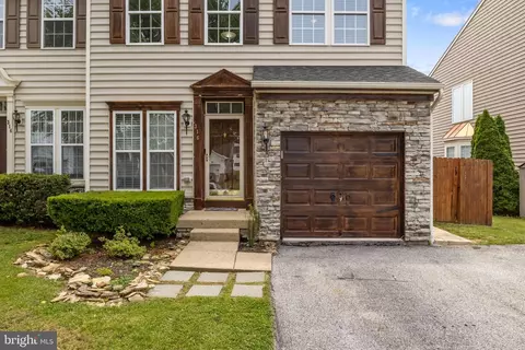 Exterior - 316 Maple Dr, Hanover, PA 17331 photo 4 of 10