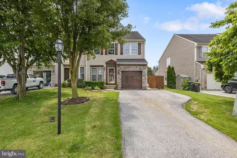 Exterior - 316 Maple Dr, Hanover, PA 17331 photo 3 of 10