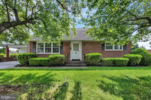 226 S 3rd St, Mcsherrystown, PA 17344