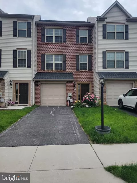 80 Katelyn Dr, New Oxford, PA 17350