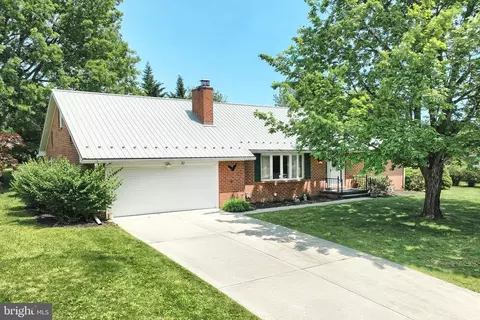 31 Ditzler Ave, Biglerville, PA 17307