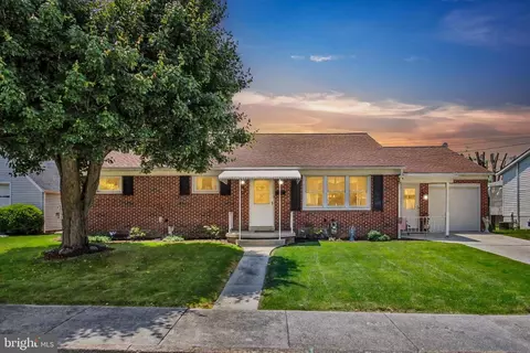 133 Michelle Dr, Mcsherrystown, PA 17344