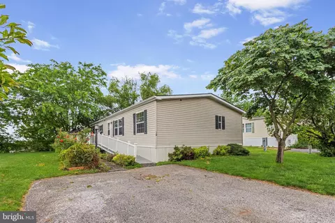 30 Raptor Dr, Hanover, PA 17331