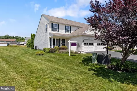 136 Cedarfield Dr, Gettysburg, PA 17325