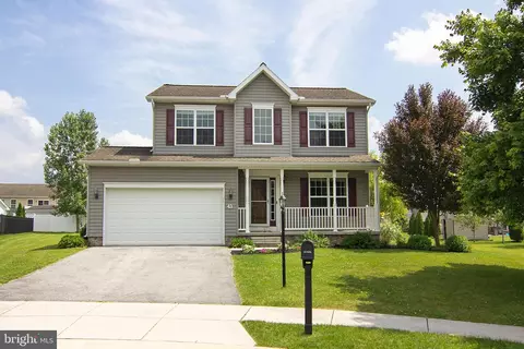 43 Oak Crest Ct, Hanover, PA 17331