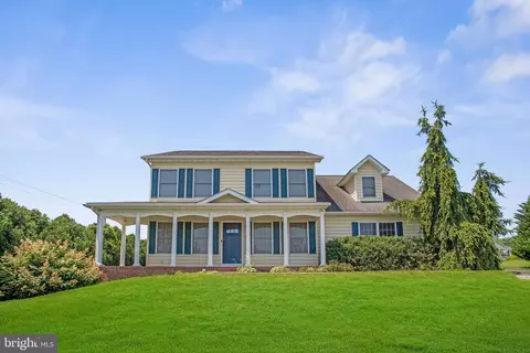 8 Sunshine Ave, Gettysburg, PA 17325