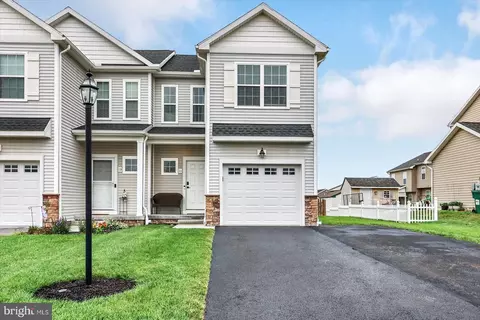 11 Solar Ct, Hanover, PA 17331