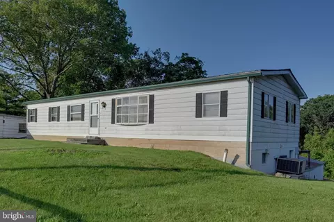 1296 N Browns Dam Dr, New Oxford, PA 17350