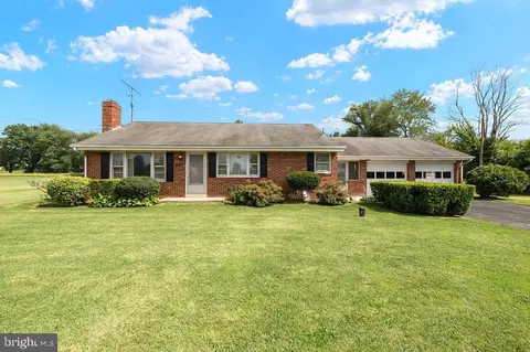 661 Brickyard Rd, New Oxford, PA 17350