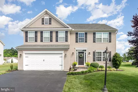 72 Battalion Ln, Gettysburg, PA 17325
