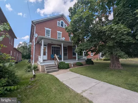 98 E York St, Biglerville, PA 17307