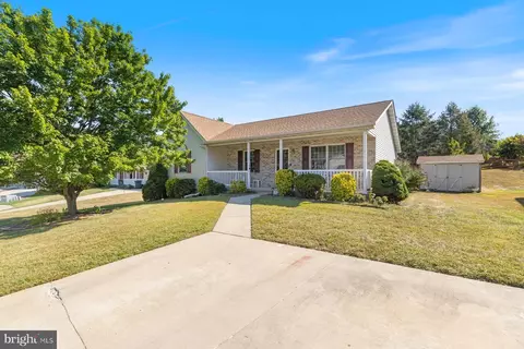 15 Brandywine Ct, Littlestown, PA 17340