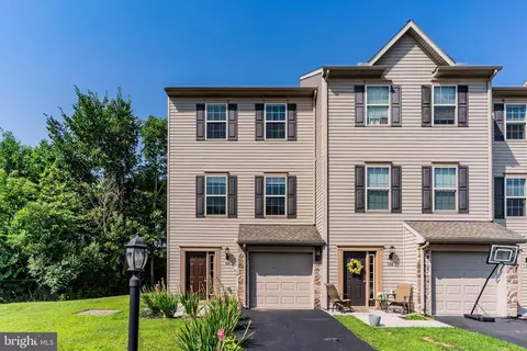 166 Katelyn Dr, New Oxford, PA 17350