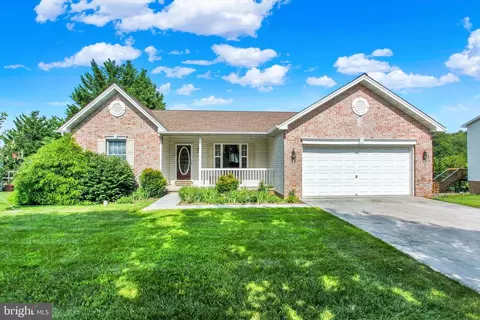 12 Yorktowne Ct, Littlestown, PA 17340