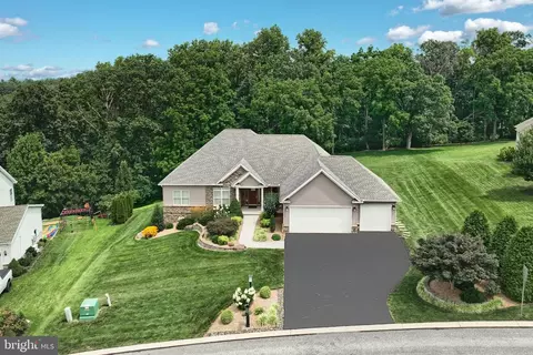 172 Fawn Hill Rd, Hanover, PA 17331