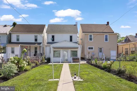 109 N Peters St, New Oxford, PA 17350