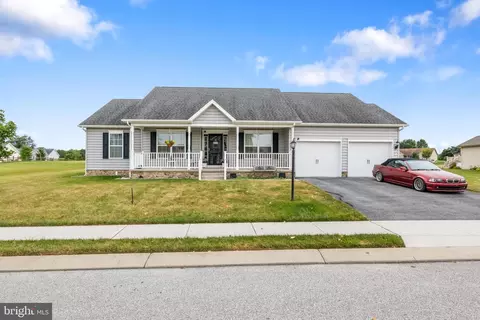 55 Rainbow Dr, Hanover, PA 17331