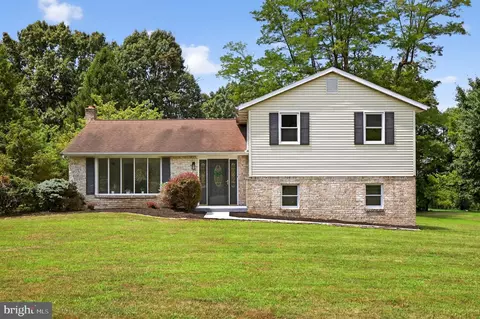 290 Montclair Rd, Gettysburg, PA 17325