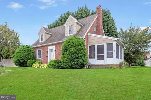 424 Ridge Ave, Mcsherrystown, PA 17344