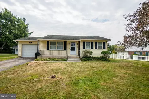 190 Woodcrest Dr, Gettysburg, PA 17325