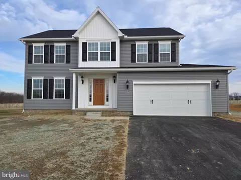 84 Red Stone Ln #41, Hanover, PA 17331
