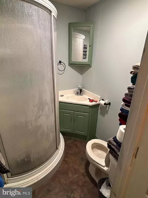Bath - 410 2 3rd St, Hanover, PA 17331 photo 1 of 2