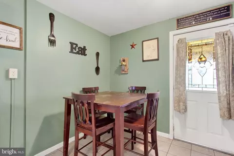 Dining - 410 2 3rd St, Hanover, PA 17331 photo 2 of 2