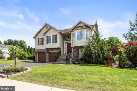 45 Matthew Dr, New Oxford, PA 17350