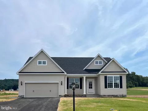 254 Ledger Dr #142, Hanover, PA 17331