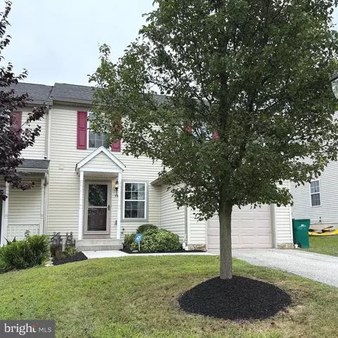 14 Galaxy Dr, Hanover, PA 17331