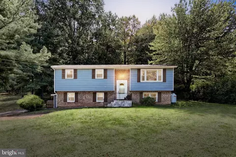445 Maple Grove Rd, Hanover, PA 17331