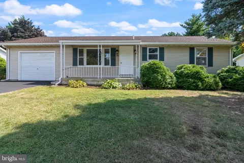 656 Poplar St, Hanover, PA 17331