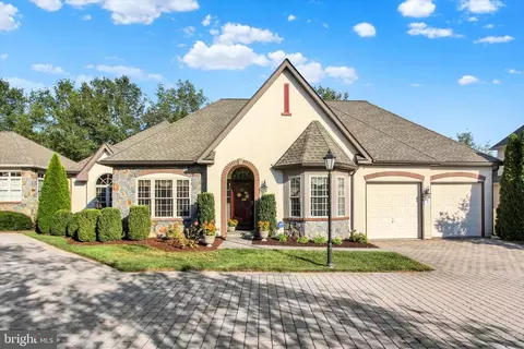 7 Freedom Ct, Gettysburg, PA 17325
