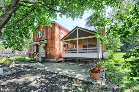 456 Church Rd, Orrtanna, PA 17353