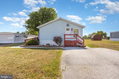 7 Jacqueline Dr, New Oxford, PA 17350