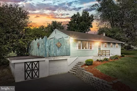 13 Stuart Dr, East Berlin, PA 17316