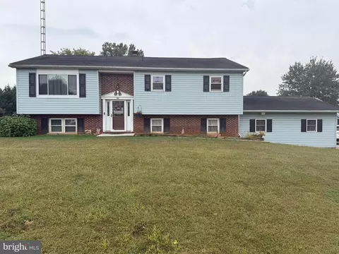 131 Groft Dr, New Oxford, PA 17350