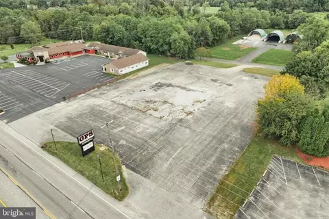 6431 York Rd, New Oxford, PA 17350