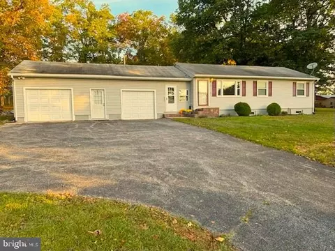 1384 Hunterstown Rd, Gettysburg, PA 17325