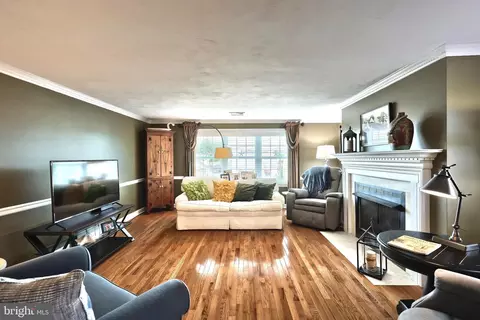 Living - 372 Maple Ave, Hanover, PA 17331 photo 1 of 4